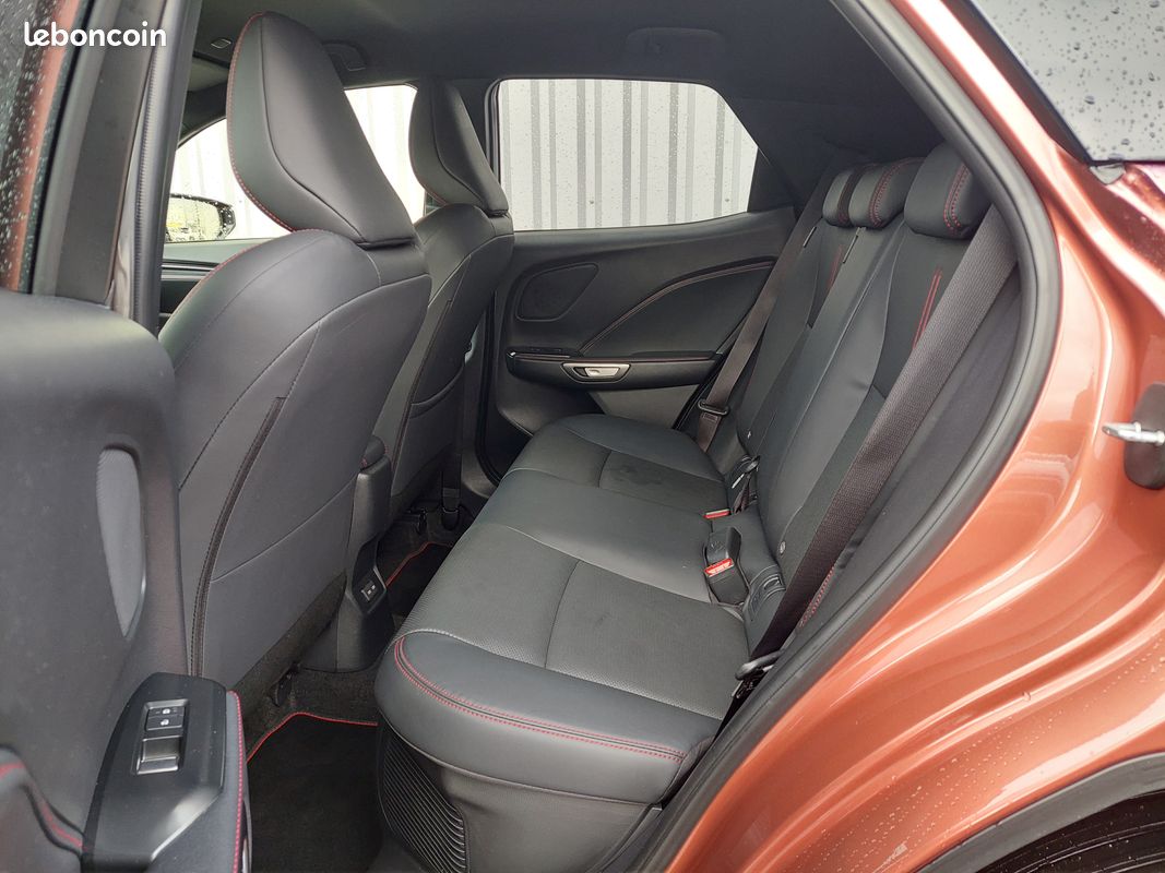 Lexus LBX Hybride 136cv Emotion Pack Techno 2WD (image 8)