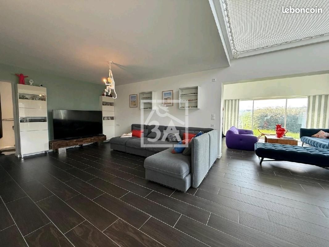 Maison 11 pièces 277 m² · à Sangatte · 277 m² · 849 000 €