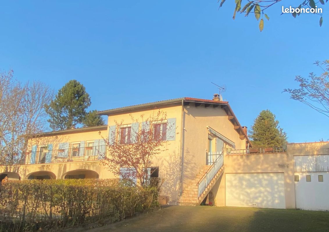 Maison 6 pièces 180 m² · à Courpière · 180 m² · 236 000 €