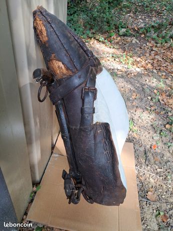 Gilet matelassé HYPRAR avec des boutons-pression sur les côtés, matière