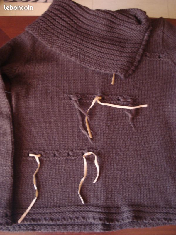 Pull marron, col montant (image 1)