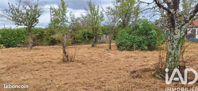 Terrain 1383 m² Mosnay