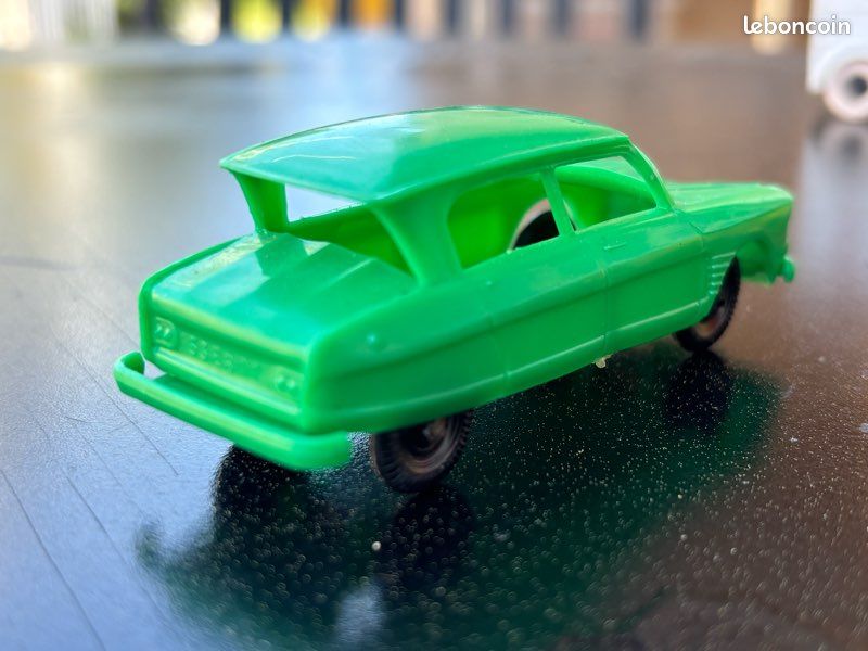 Renault Estafette camionnette 1/48 Clé Clément Gaget n°22 Oyonnax