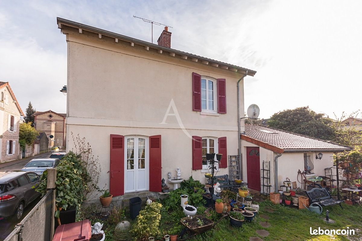 Maison 4 pièces 100 m² · à Noisiel · 100 m² · 302 000 €