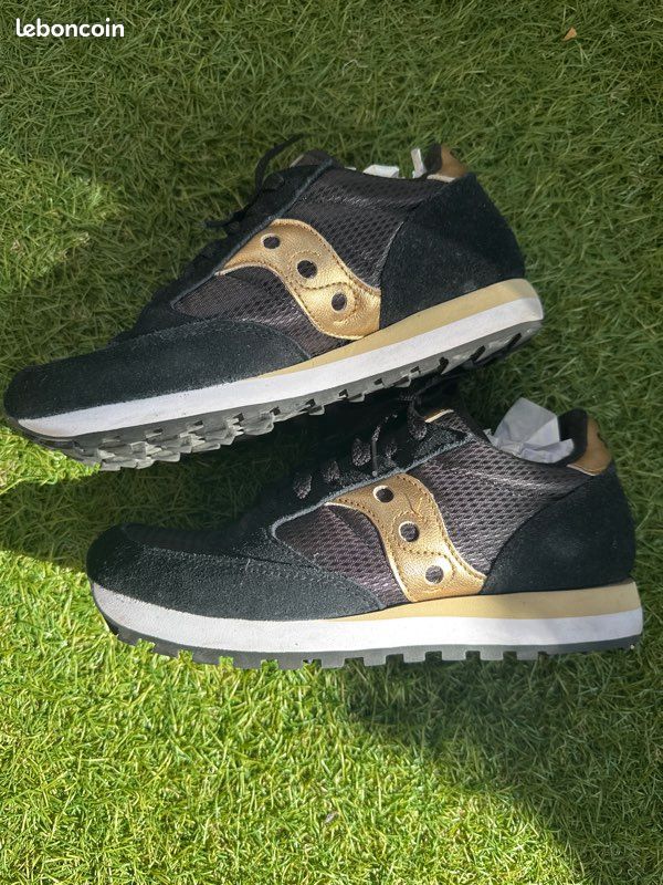 Saucony Jazz Donna Nere Saucony Oro Saucony Jazz Nere Saucony Nere