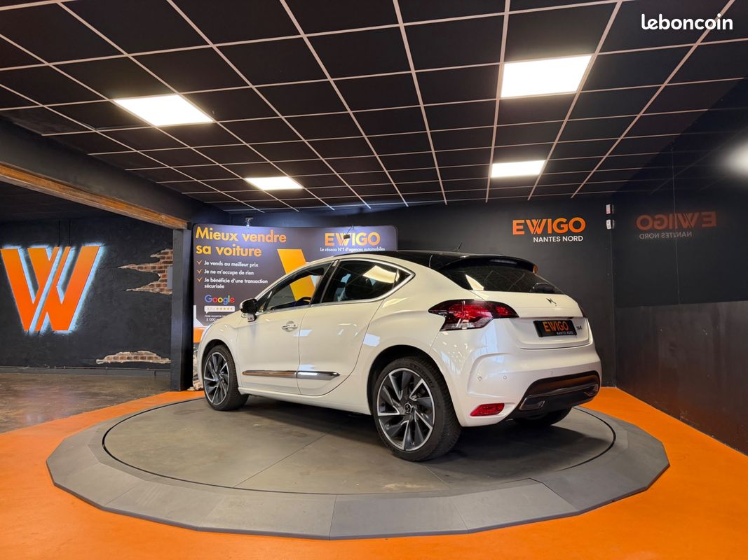 Ds ds 4 1.6 thp 210 sport chic start & stop / caméra de recul (image 23)
