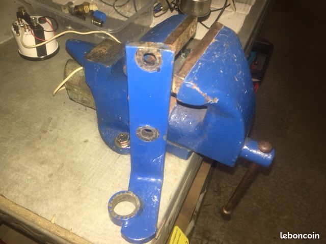 Patte support dynamo jeep willys (image 1)