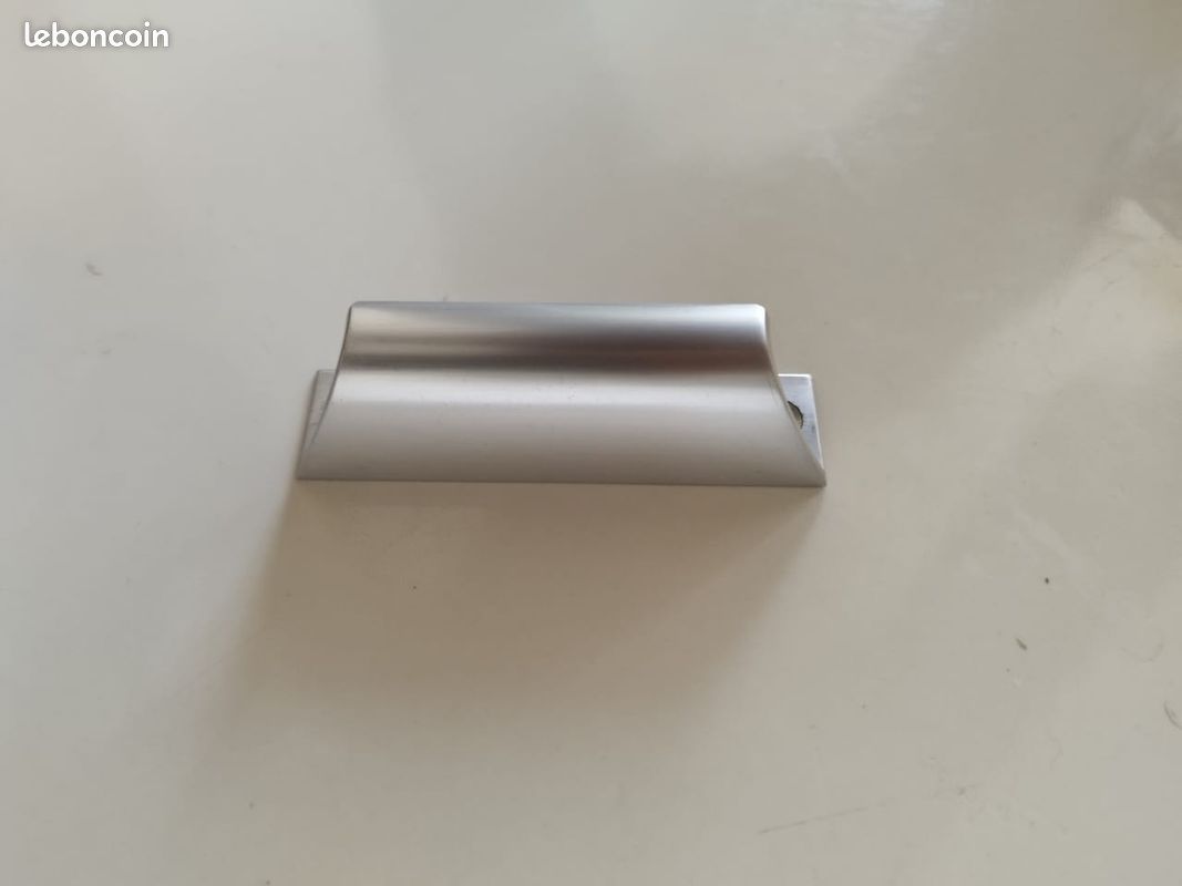 Poignées 9cm (image 1)