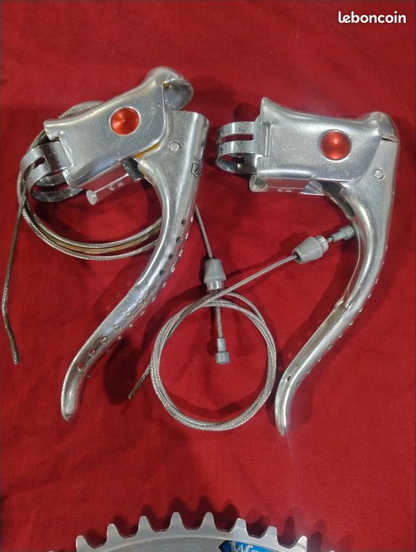 Ancien dérailleur avant Shimano 600 AX à collier