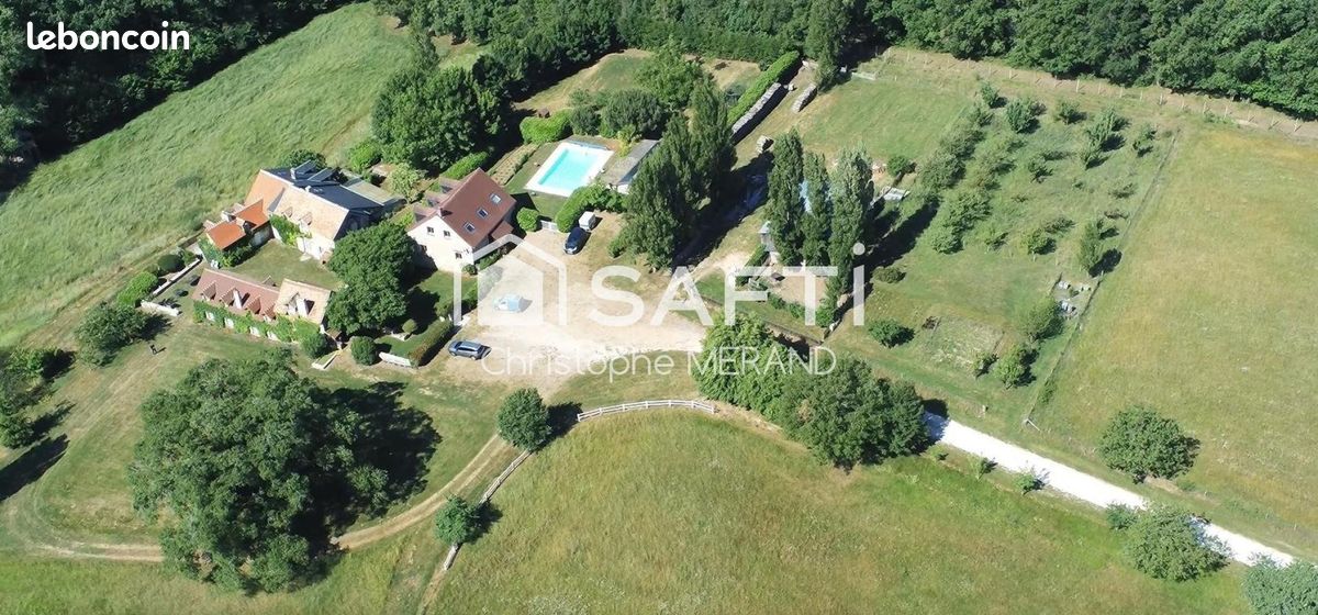 Maison 23 pièces 474 m² · à Senillé-Saint-Sauveur · 474 m² · 771 500 €