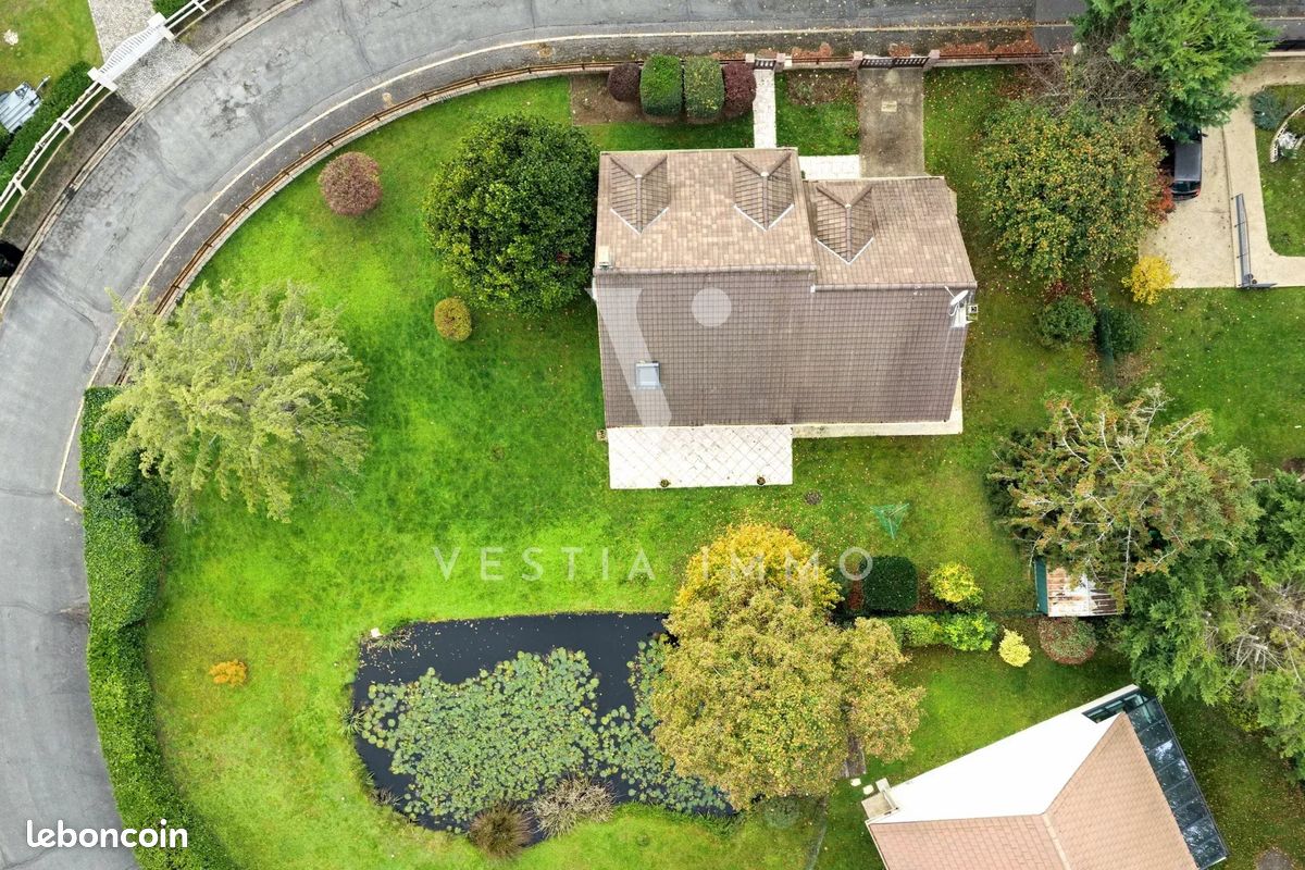 Maison 6 pièces 158 m² · à Saint-Arnoult-en-Yvelines · 158 m² · 399 000 €