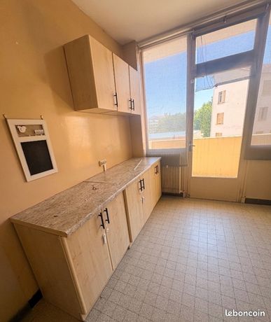 T4 avec deux chambres - de 85 m² - rue de Marseille — 2