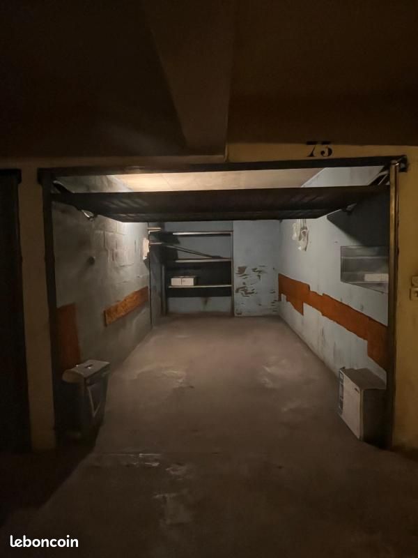 Parking Paris · 150 €/mois