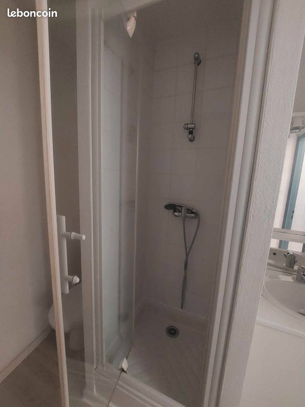 Appartement T2 - 33m2 située à Oloron-Ste-Marie - 2ème étage d'un immeuble sécurisé + Cave cellier (image 8)