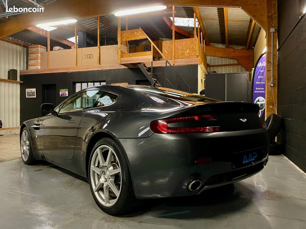 Aston Martin V8 Vantage 4.3 385 BVM6 Meteorite Silver - Carnet d'entretien disponible (image 3)