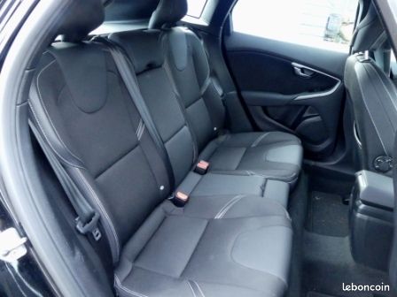 Volvo V40 D2 120CH MOMENTUM BUSINESS GEARTRONIC (image 11)