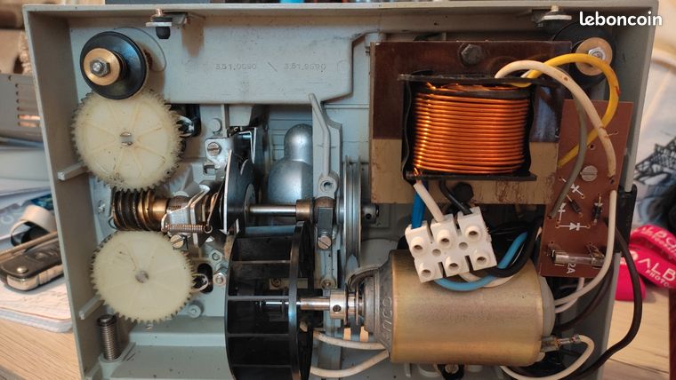 Projecteur Super 8 Silma 128S – Ancien – Fonctionnel – Cinéma Amateur