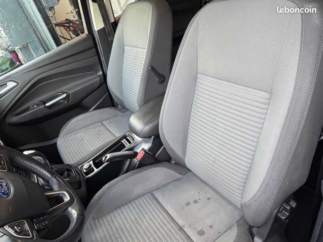 FORD C-MAX 1.5 TDCi 120 SS Powershift Titanium (image 9)