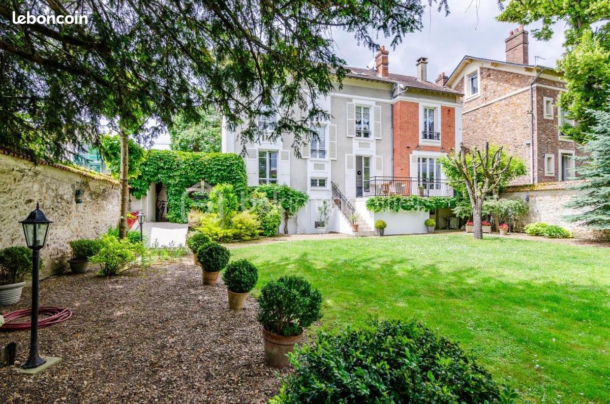 Maison 9 pièces 204 m² · à Corbeil-Essonnes · 204 m² · 495 000 €