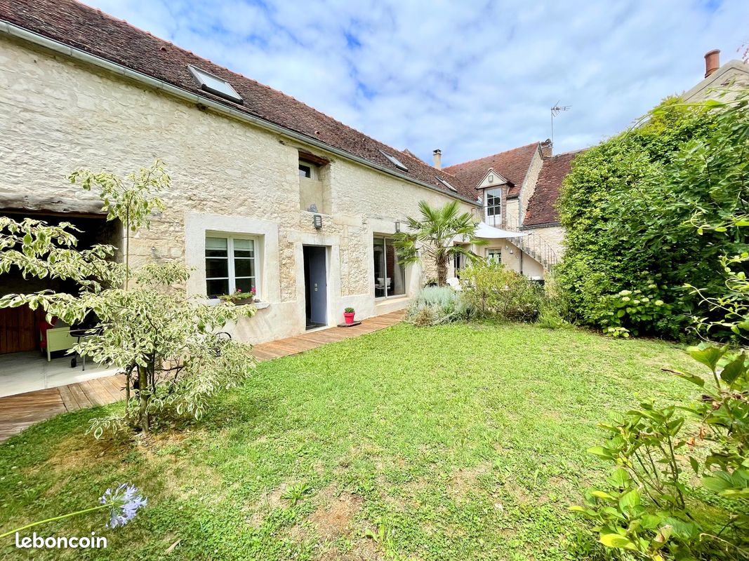 Maison 7 pièces 138 m² · à Charmoy · 138 m² · 229 000 €