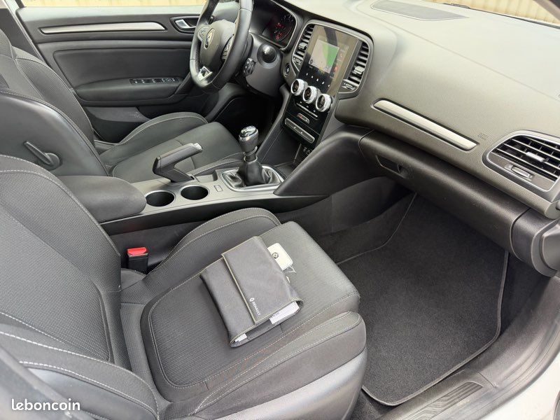 Renault Mégane 4 IV phII 1.5 Blue dci 115cv Bvm6 Business intens / 1*main / Led CarPlay / 5 places / 2022 / 153.000km / révision distribution effectuée / c.t ok / 12.490e Garantie 3 mois (image 5)