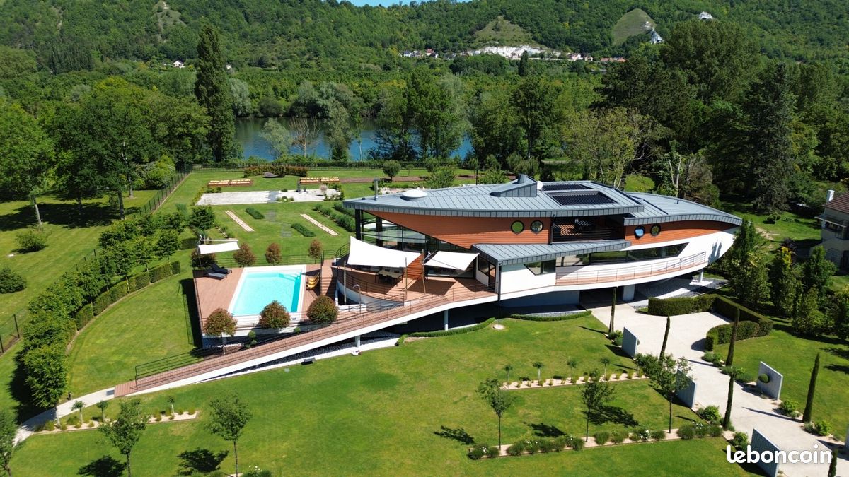 Maison 7 pièces 263 m² · à Moisson · 263 m² · 1 970 000 €