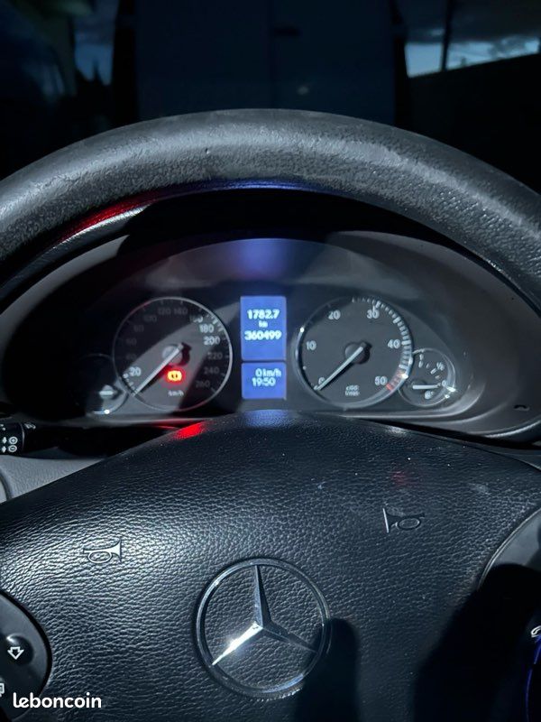 Mercedes Benz class C Négociable (image 3)