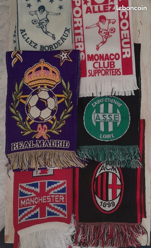 Écharpe De Foot Vintage Real Madrid – Ancien Modèle Pour Supporters Ultras