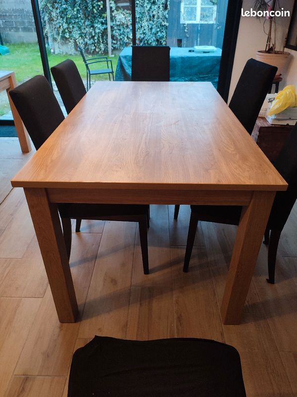 Table rectangulaire en bois (image 1)