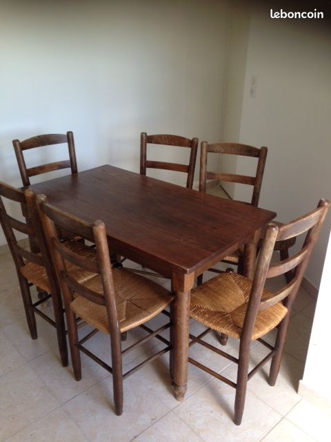 Table carrée en pin avec 6 chaises (image 1)