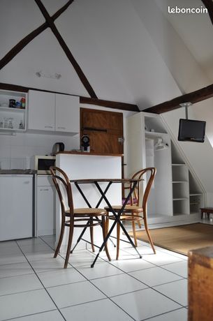 Location meublée Studio 20m2 (2ème étage) au calme dans copropriété d’exception