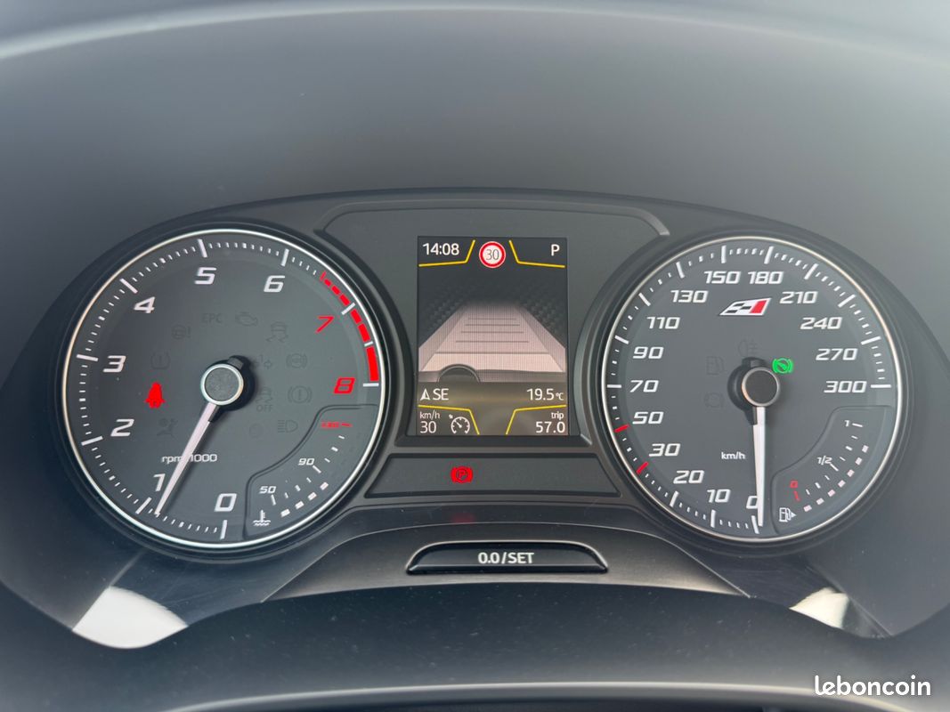 SEAT Leon SC 2.0 TSI 290 CH CUPRA BVA - CARPLAY/ANDROID AUTO - REGULATEUR ADAPTATIF - SIEGES AV CHAUFFANTS - (image 26)