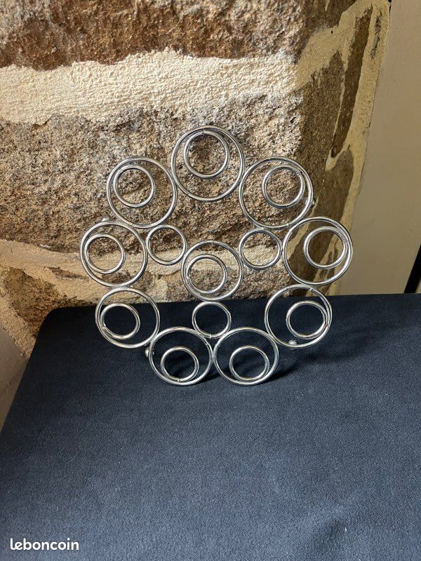 Dessous de plat en métal (image 4)