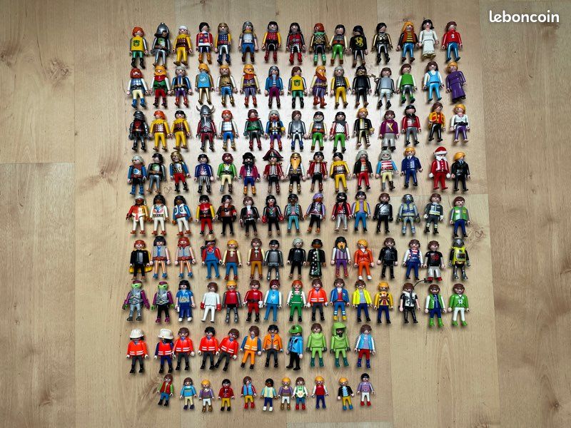 Lot de 125 figurines Playmobil (image 1)