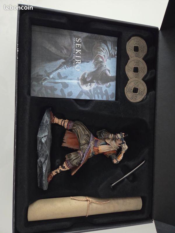 Sekiro collector PS4 (image 2)
