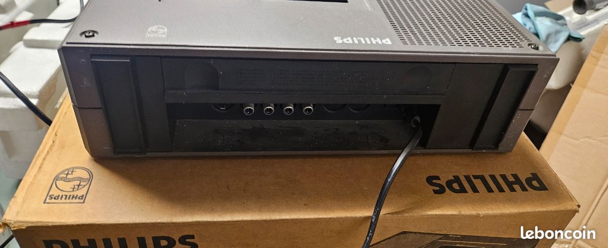 Enregistreur Cassette Stéréo Portable AUDIO VISUAL D6920 - Rare, Pour Pièces