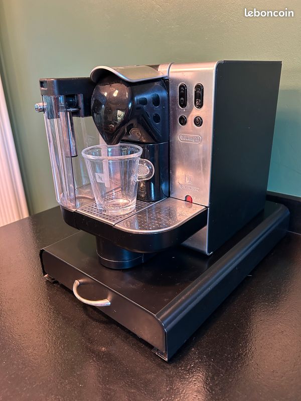 Cafetière Nespresso cappuccino Délonghi (image 2)