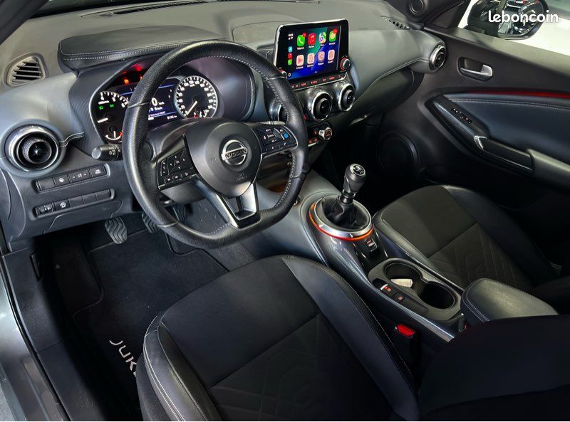 NISSAN JUKE TEKNA 1.0 DIG-T 12v 117ch•Pack Black•Caméra 360°•Radars AV/AR•Feux Full LED•Sièges Sport chauffants•Hifi BOSE•Lumière d’ambiance•CARPLAY (image 7)
