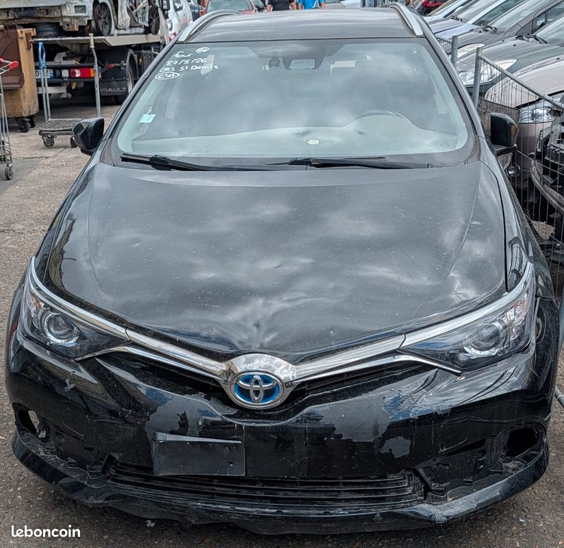 Toyota Auris 2 phase 2 break 1.8i 99 cv en pièce (image 1)