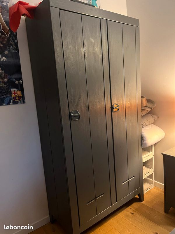 Armoire effet industriel en pin massif (image 1)
