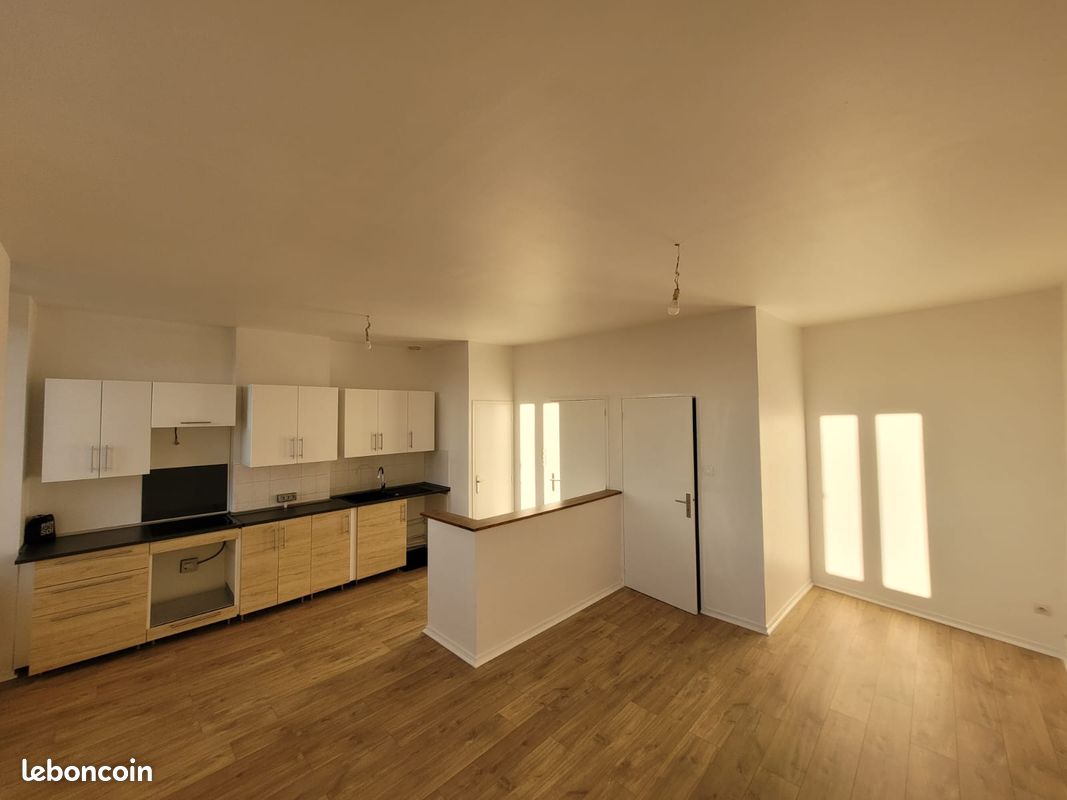 Appartement 4 pièces 75 m² · à Saint-Étienne · 75 m² · 645 €/mois