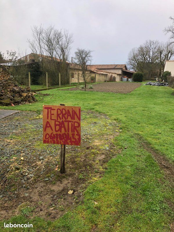 Terrain à construire · à Fontaine-le-Comte · 78 000 €
