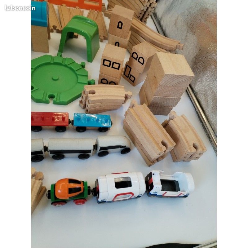 Carrefour Surélevé Pour Train En Bois Briocks - Compatible BRIO, Thomas, IKEA, Melissa & Doug