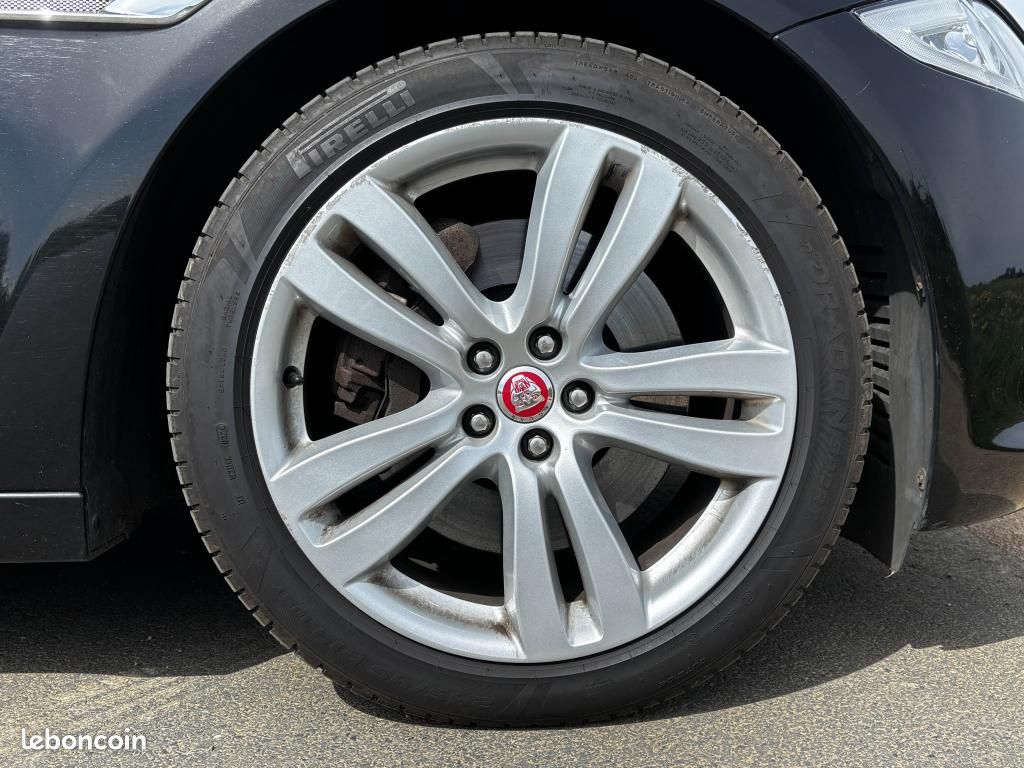 JAGUAR XJ Courte - 3.0 D V6 - 275ch - BVA 8 - Luxe Premium Phase 1 - Garantie 12 mois (image 34)