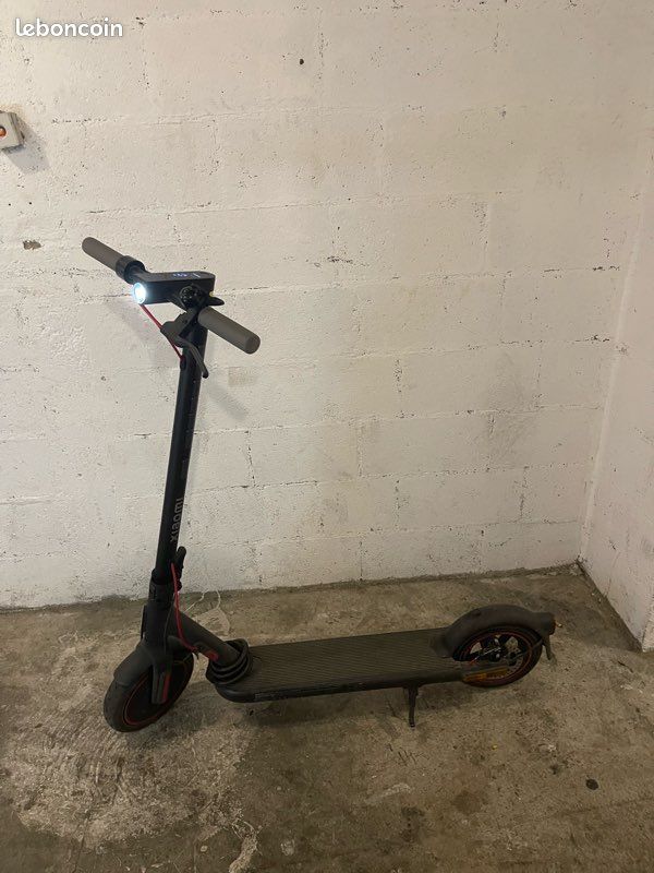 Trotinette Xiaomi Electric scooter 4 pro (image 1)
