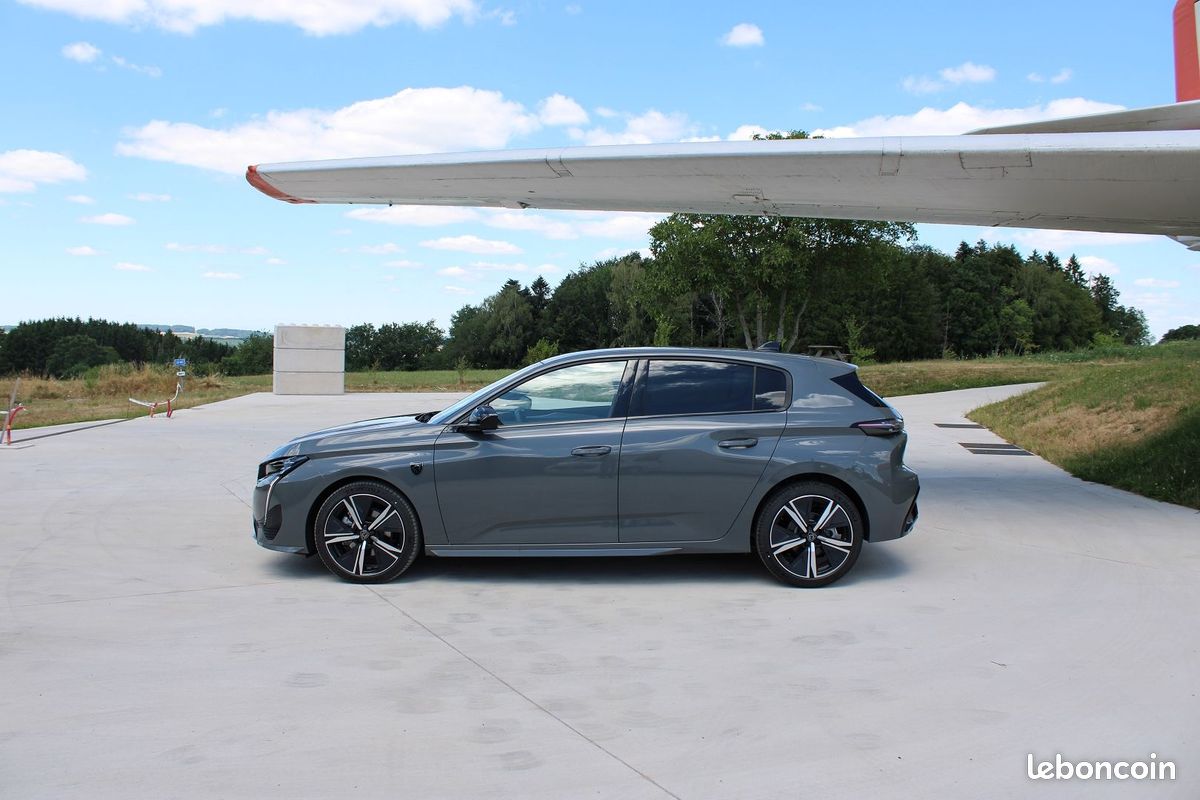 Peugeot 308 PHASE 4 BLUE HDI 130 CV GT GPS 3D CAMÉRA RE USB JA 18 I-COKPIT FULL LED BOITE AUTO EAT-8 (image 5)