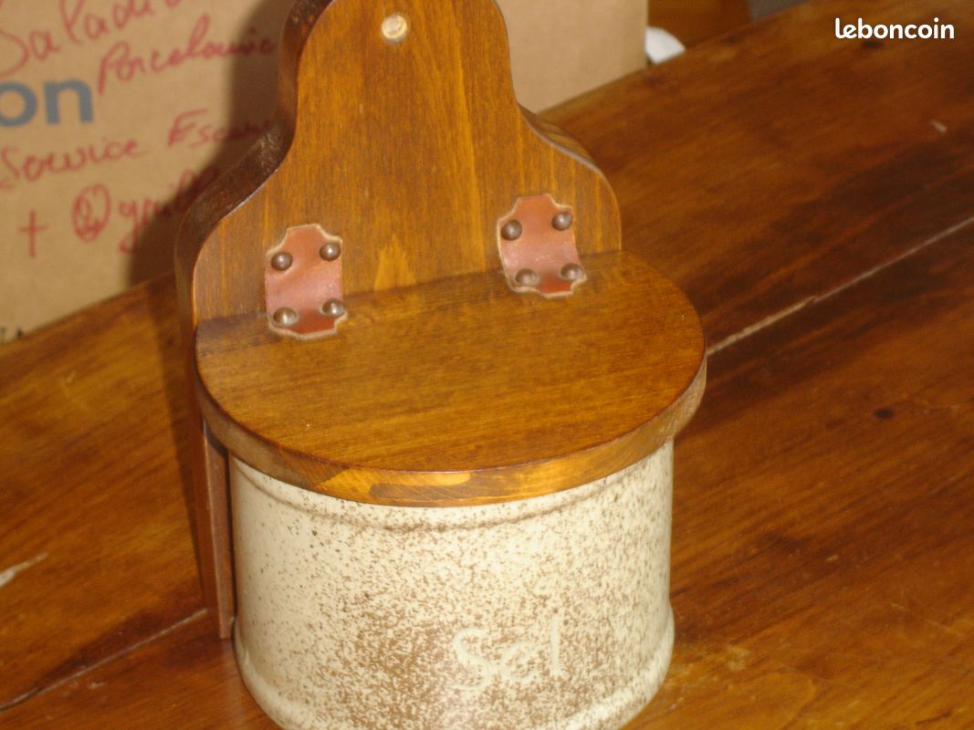 Pot à Sel en Grès avec Support en Bois (image 1)