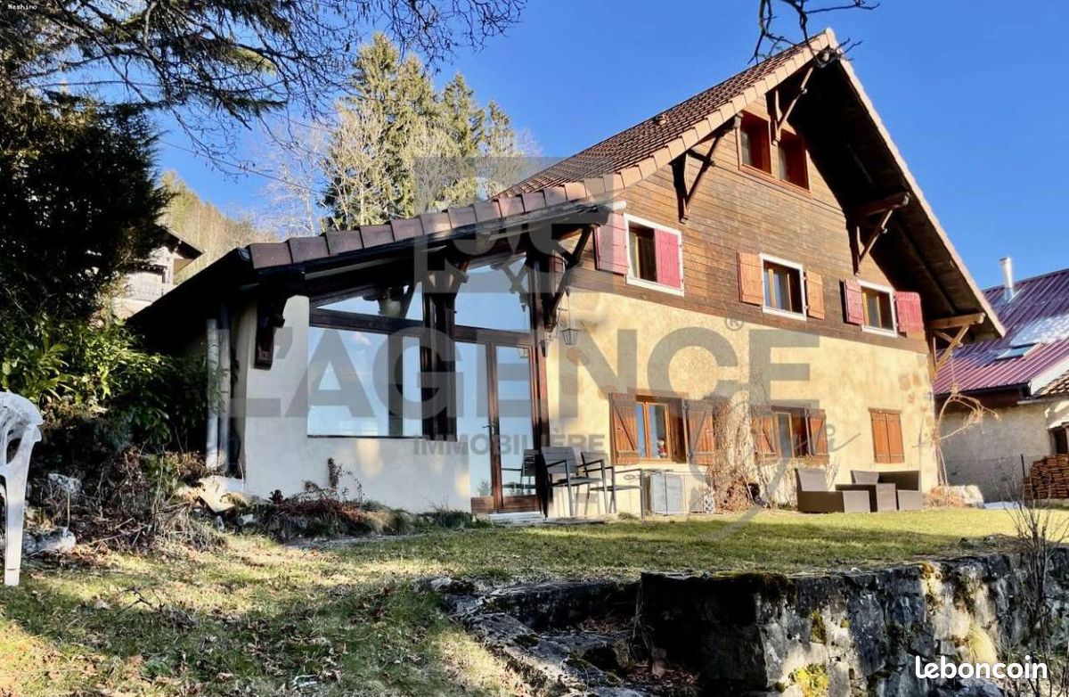 Maison 7 pièces 171 m² · à Lucinges · 171 m² · 569 000 €
