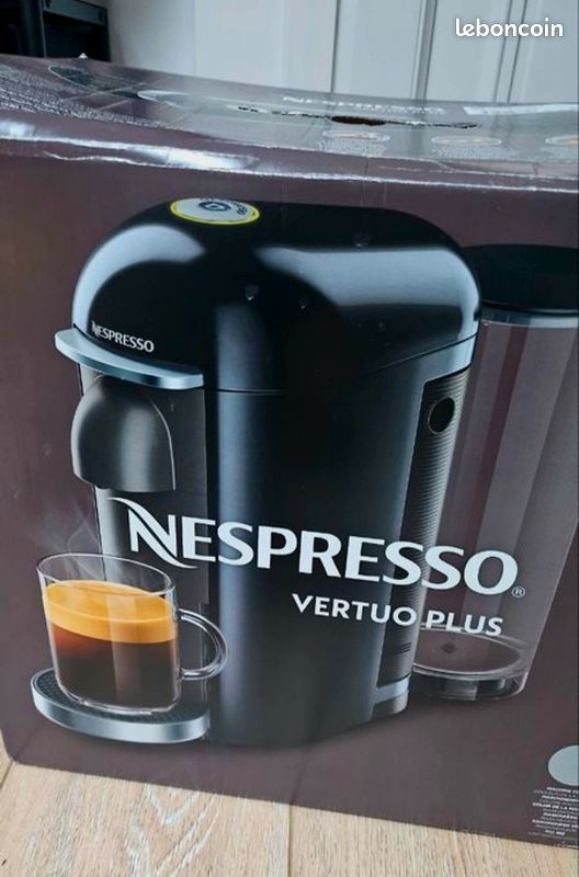 Machine à café NESPRESSO Vertuo Plus (image 1)