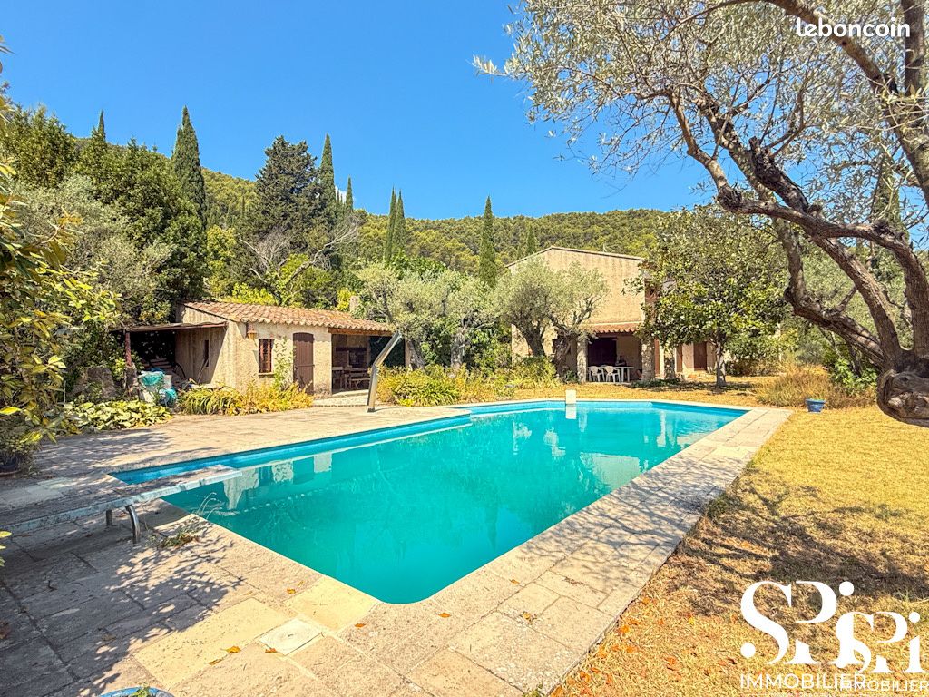 Maison 7 pièces 220 m² · à Solliès-Ville · 220 m² · 695 000 €